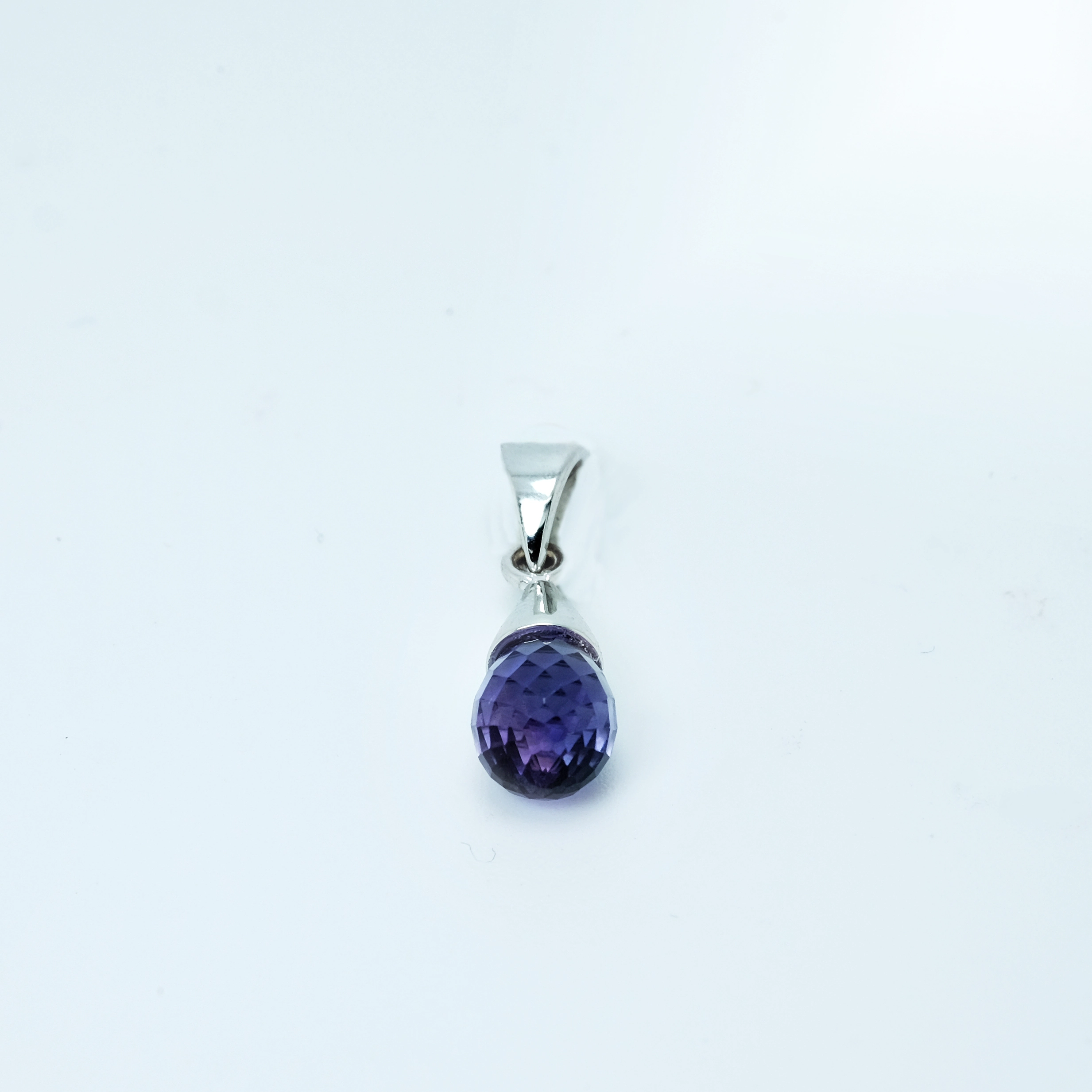 Anhänger mit Amethyst und 0.06g Gold – 2.85 ct