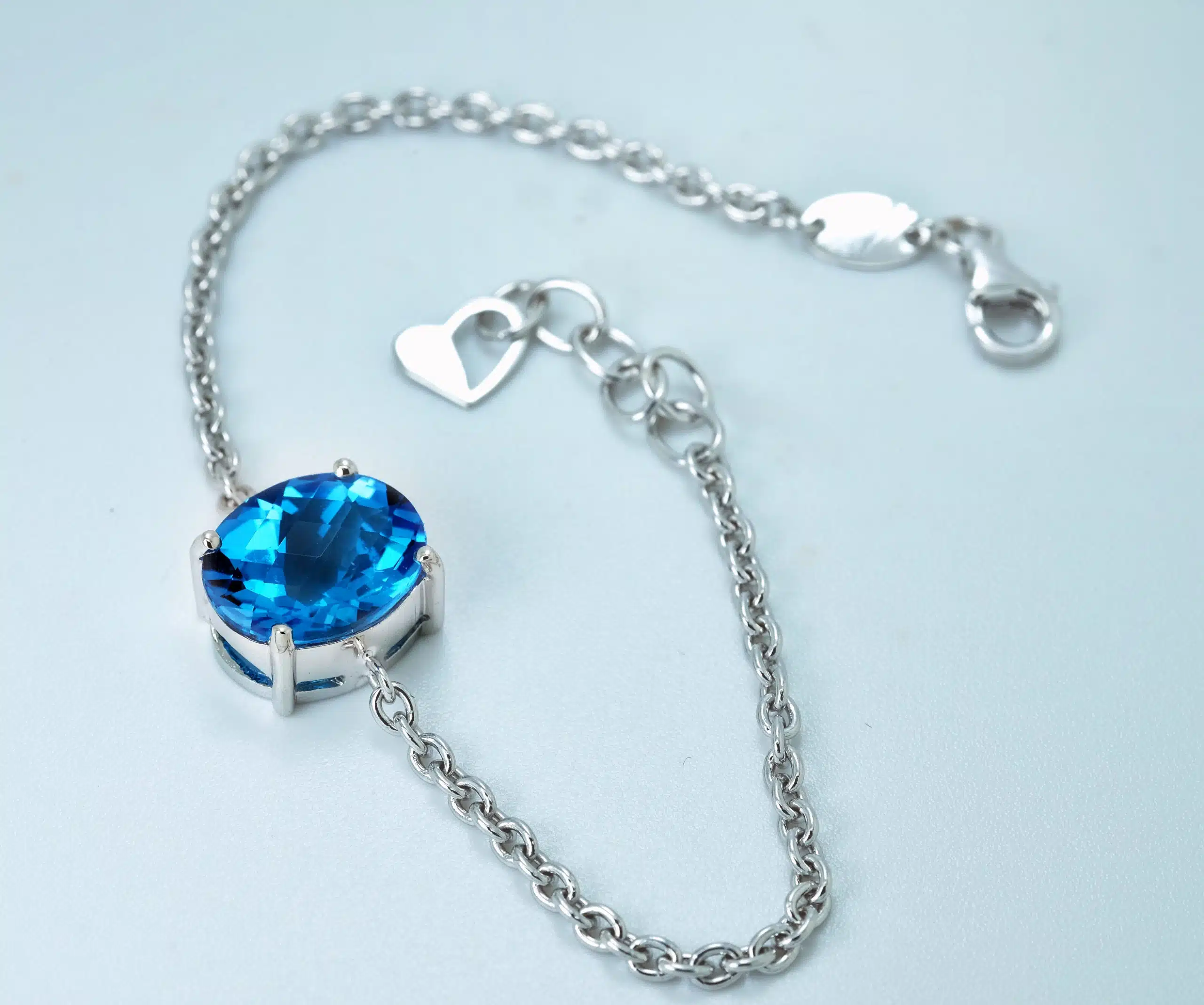 Edles Blue Topaz Armband mit 4.27g Gold und 4.09 ct Stein