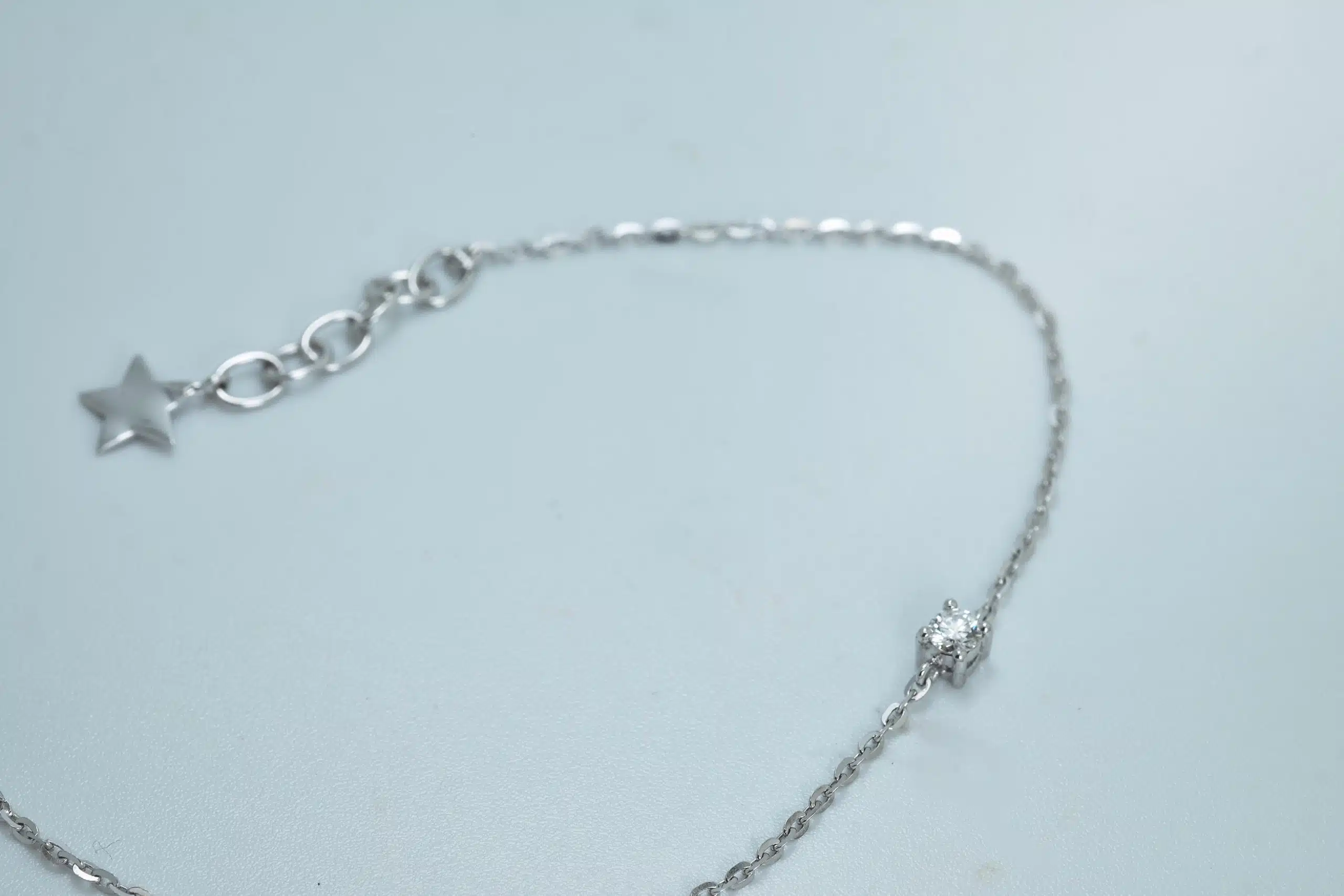 Diamant-Armband aus Weissgold – zeitlos & edel