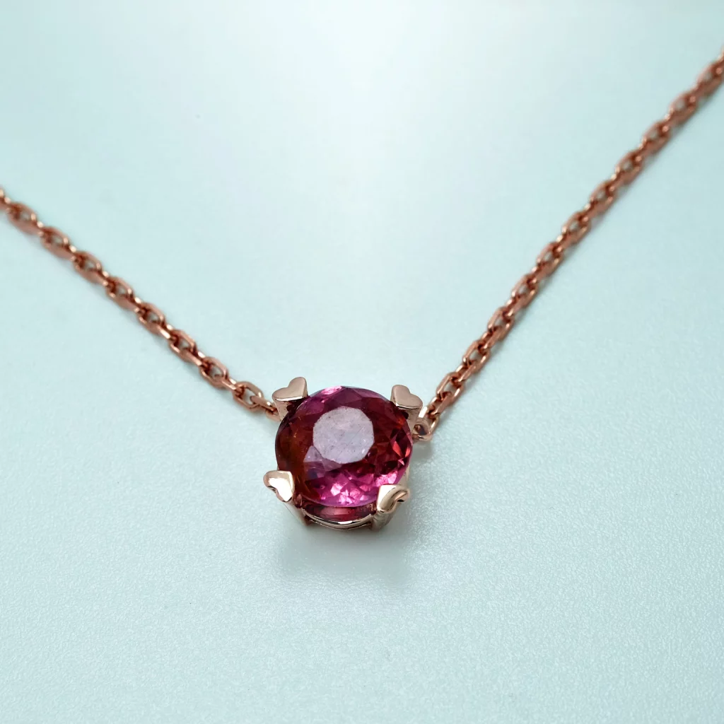 Zarte Halskette mit rosa Turmalin & 2.82g Gold