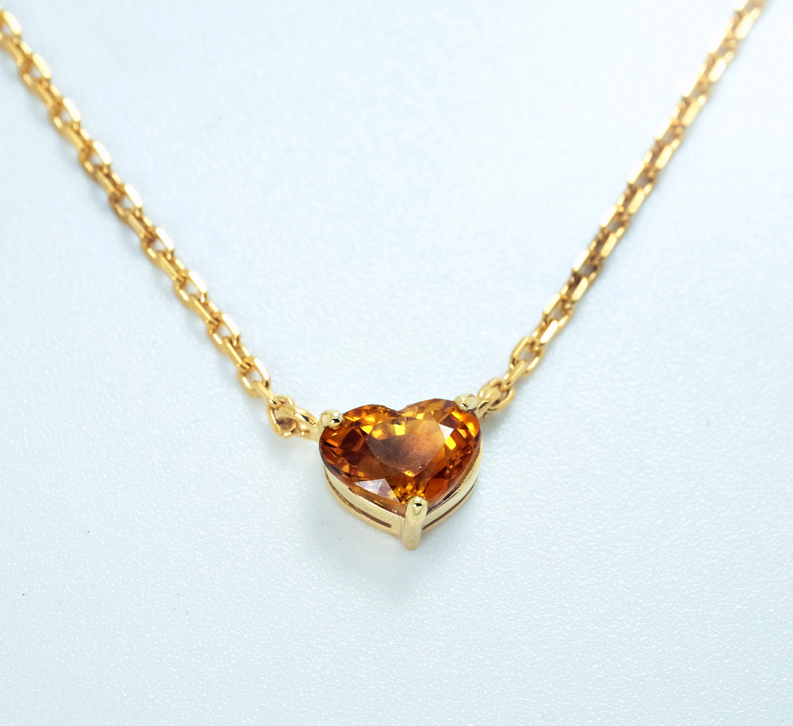 Halskette mit 3.04g Gold & 1.12 ct Yellow Sapphire